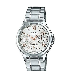 Világos számlapú Casio női karóra rozéarany római számokkal és három segédszámlappal, ezüstszínű acél karkötővel